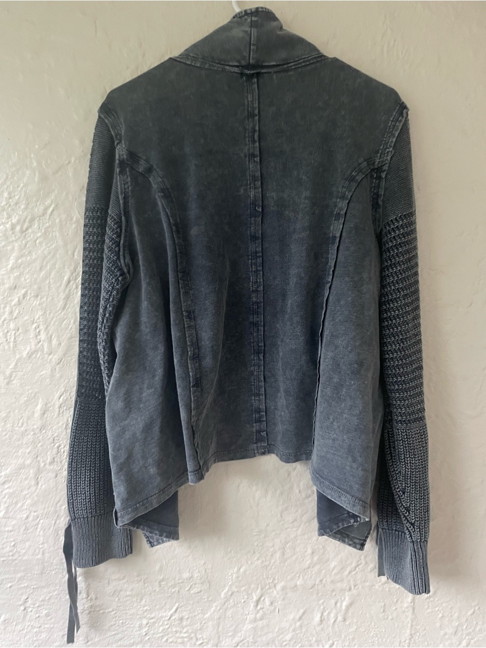 Leo & Nicole Long Sleeve Knitted Fold Hem Jacket w/Pockets bib; size XL - Picture 7 of 8